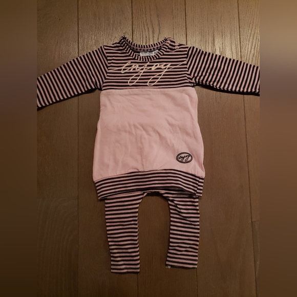 3 piece outfit 9 mos - Picture 4 of 4